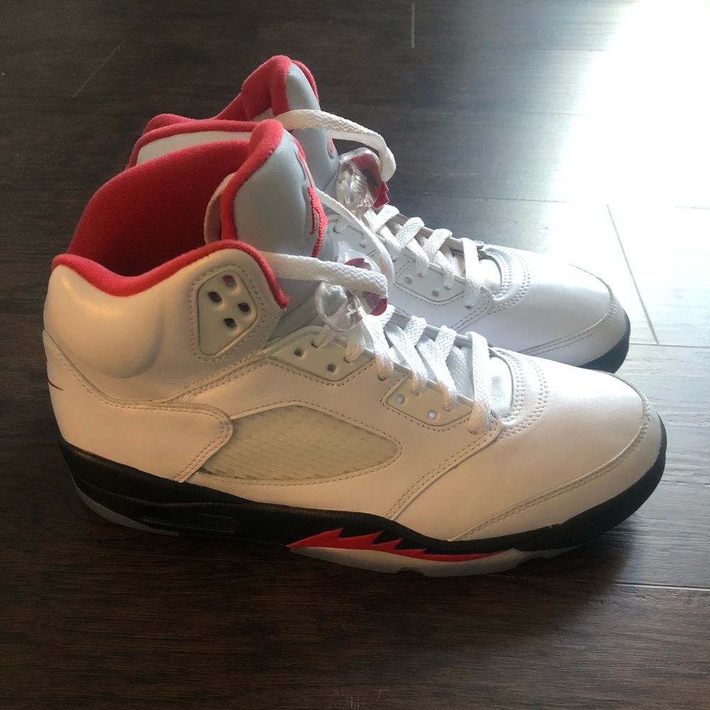 Nike Air Jordan 5 Retro “Fire Red Silver Tongue” EXCELLENT CONDITION Mens 8